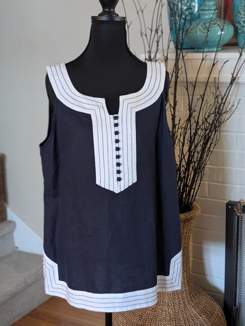 Liz‎ Claiborne Navy Linen Sleeveless Blouse White Trim Button Detail Size Large
